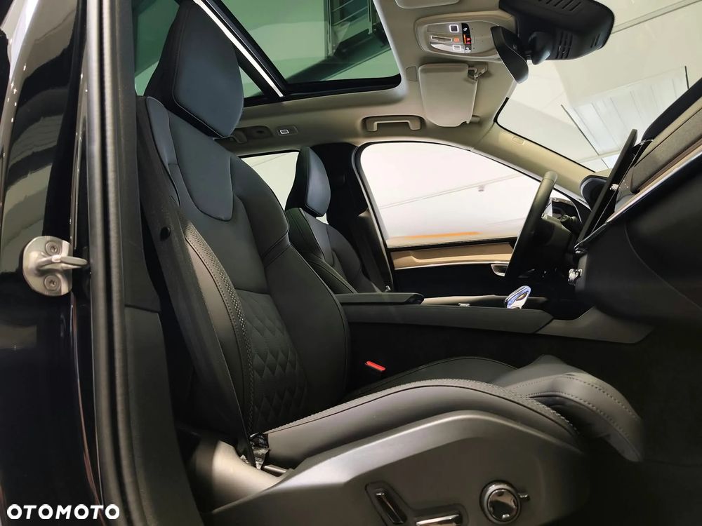 Volvo XC 90 T8 AWD Plug-In Hybrid Ultimate Dark 7os - 20