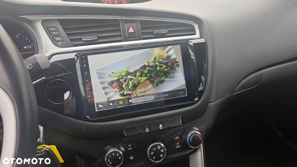 Kia Ceed 1.4 CVVT Dream Team Edition - 38