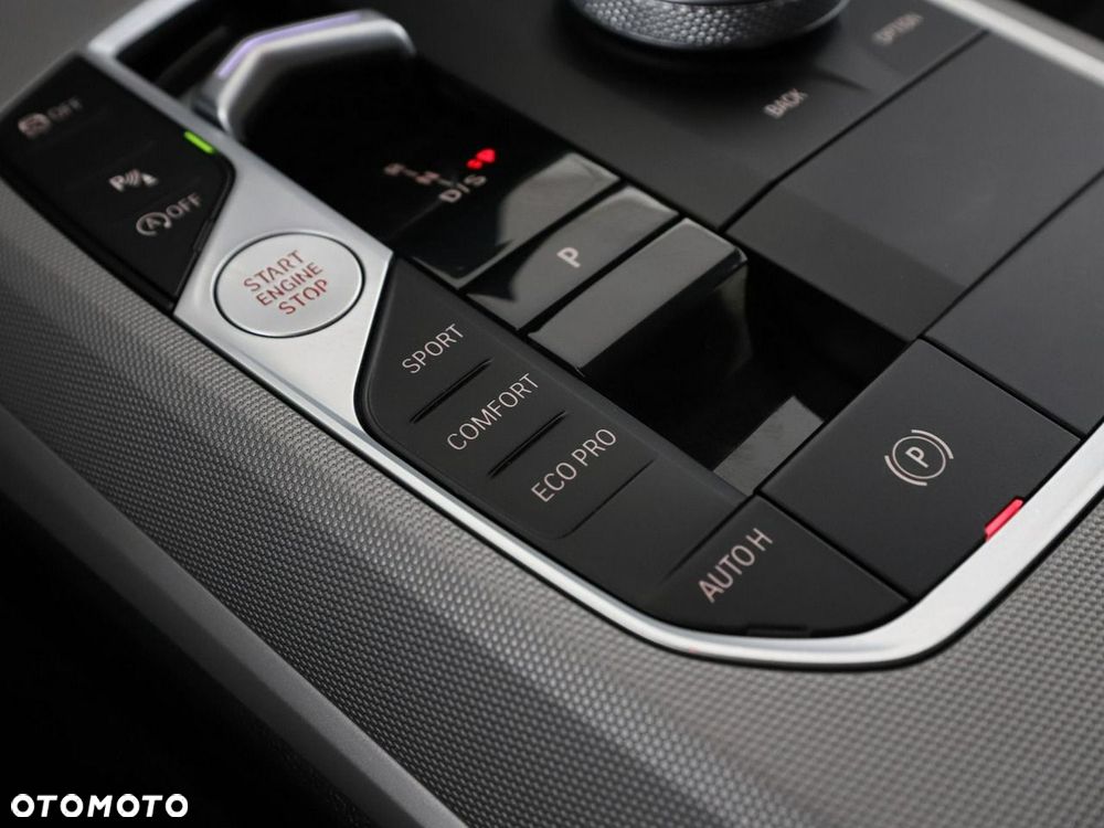 BMW Seria 3 318i - 31