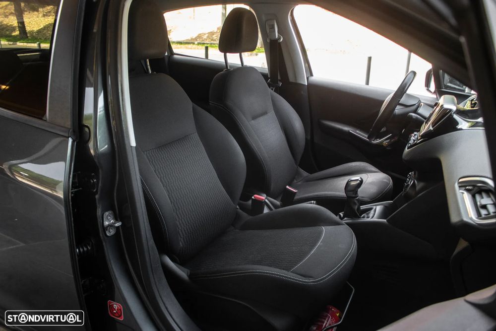 Peugeot 208 82 PureTech Style - 18