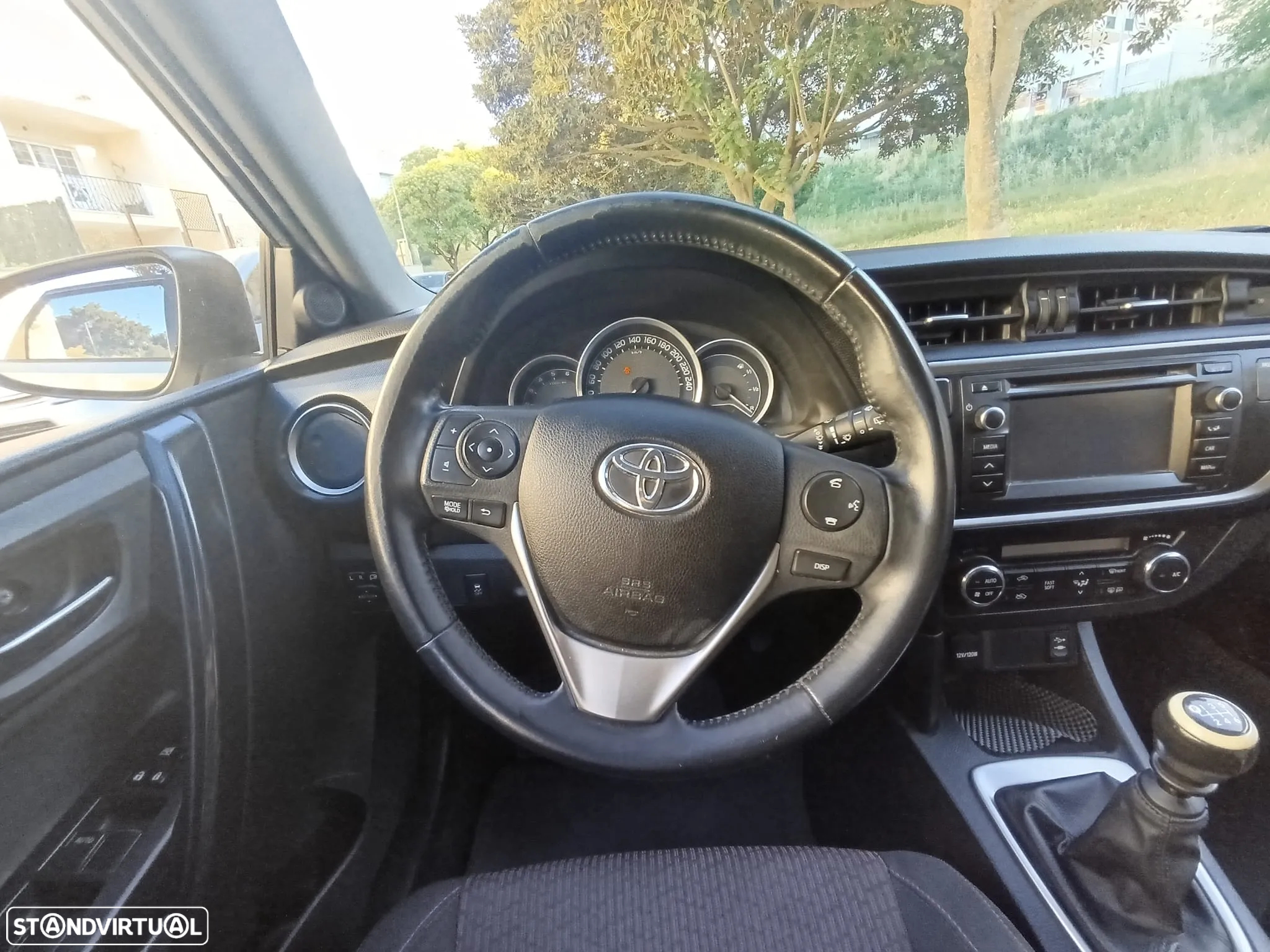 Toyota Auris Touring Sports 1.4 D-4D Com+P.Sport +Navi - 17