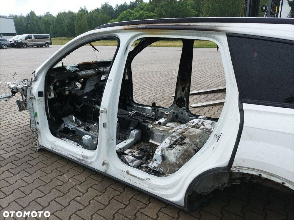 AUDI Q7 4M PRÓG LEWY SŁUPEK ŚRODKOWY LC9A - 3