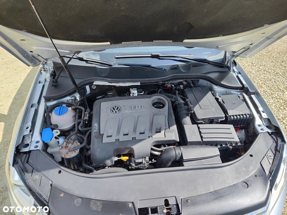 Volkswagen Passat 2.0 TDI Comfortline - 29