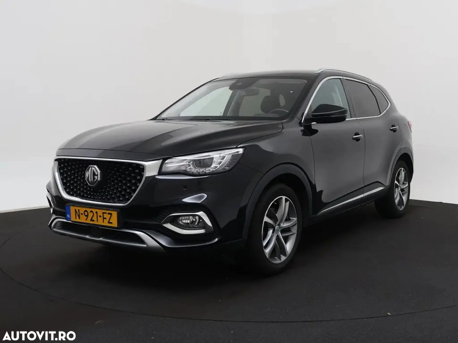 MG EHS 1.5T-GDI PHEV Luxury - 2