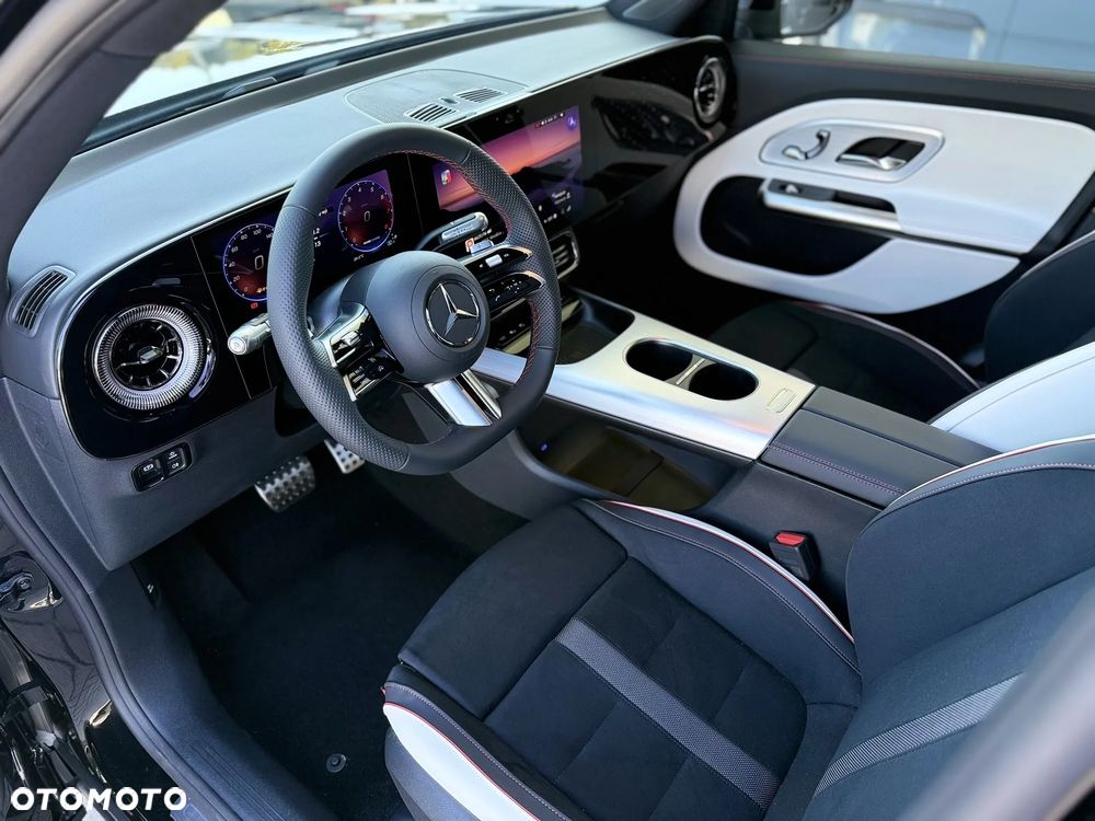 Mercedes-Benz GLB - 25