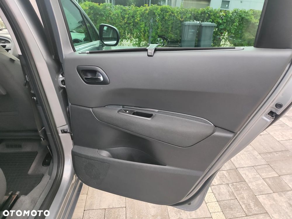 Peugeot 5008 1.6 HDi Active 7os - 18