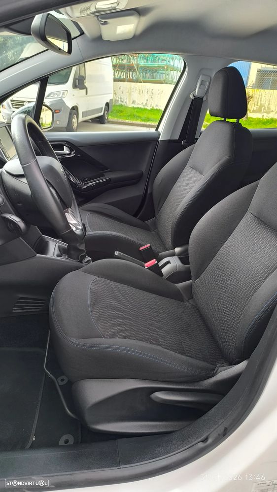 Peugeot 208 1.2 PureTech Style - 5