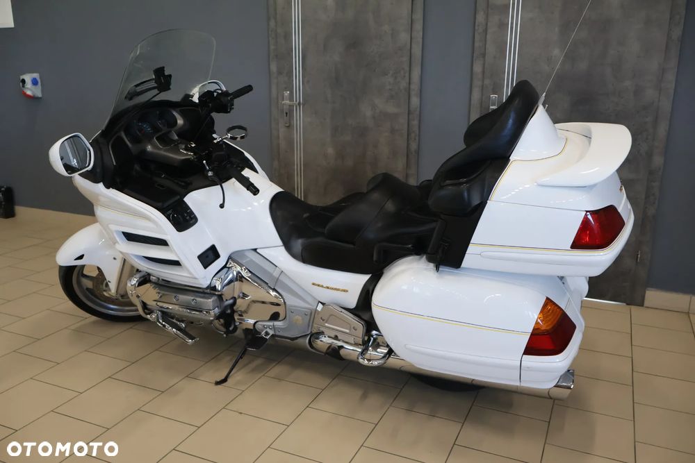 Honda GL - 16