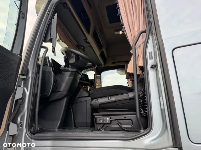 Mercedes-Benz 1845 - 14
