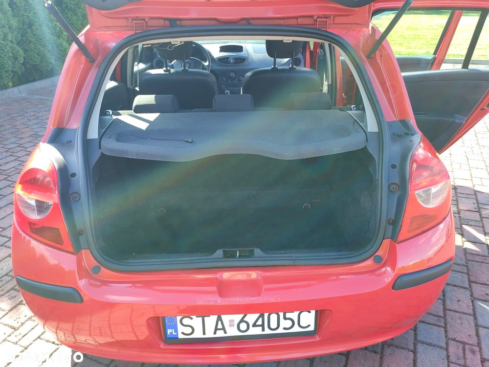 Renault Clio - 11