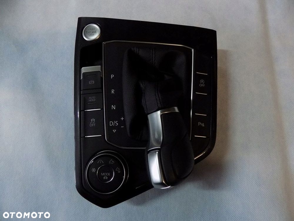 dw tiguan ii r line panel gałka zmiany 5nb864263a - 1
