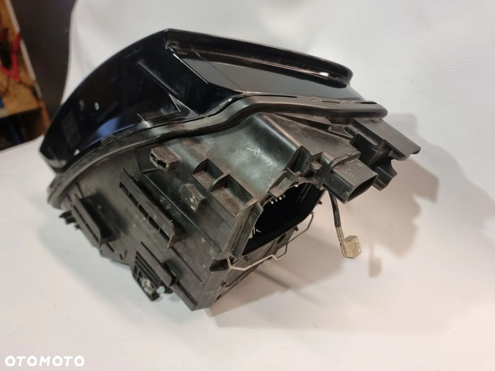 AUDI Q5 8R LAMPA LEWA PRZÓD XEON LED - 8