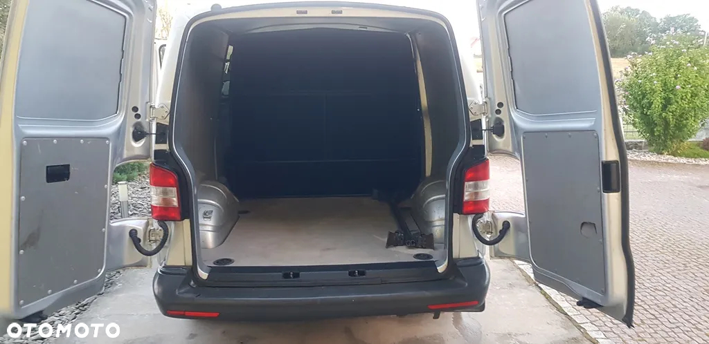 Volkswagen Transporter T5 TDI L2H1 - 10