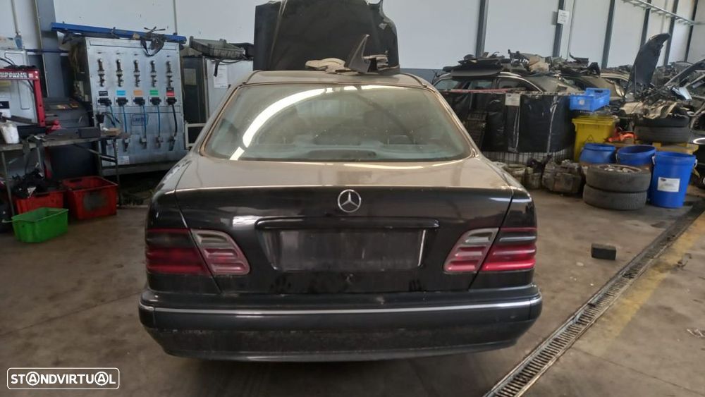 Eixo traseiro Mercedes E220 W210 2.2cdi de 1999 - 4