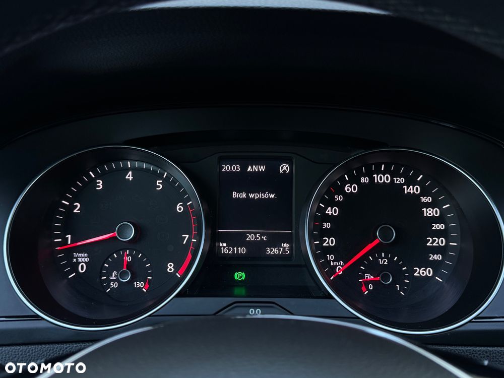 Volkswagen Passat - 32