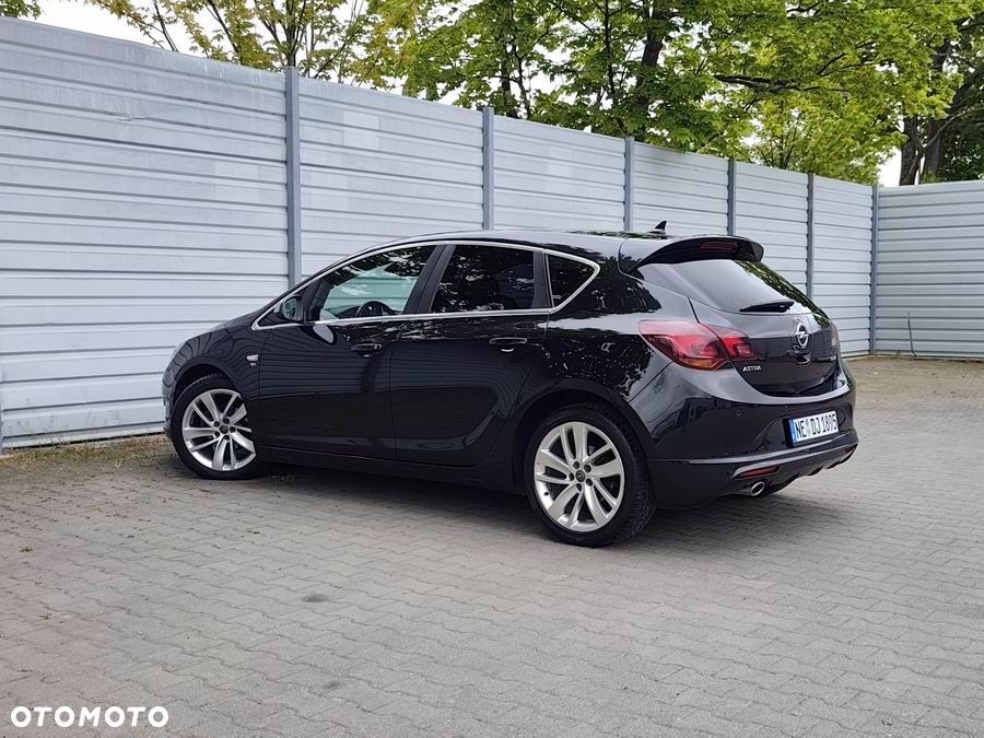Opel Astra 1.4 Turbo Cosmo - 4