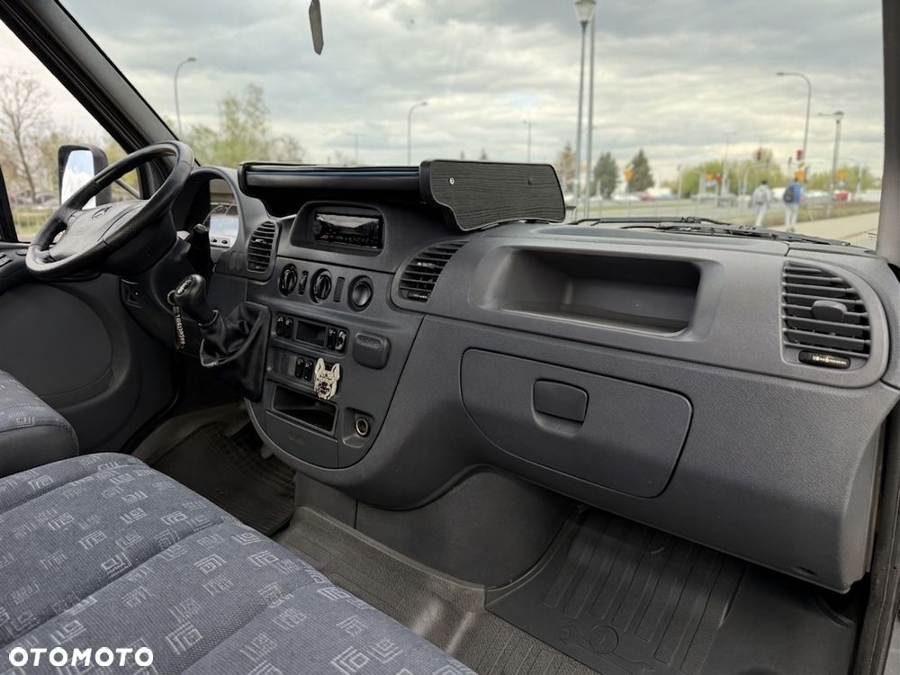 Mercedes-Benz Sprinter - 12