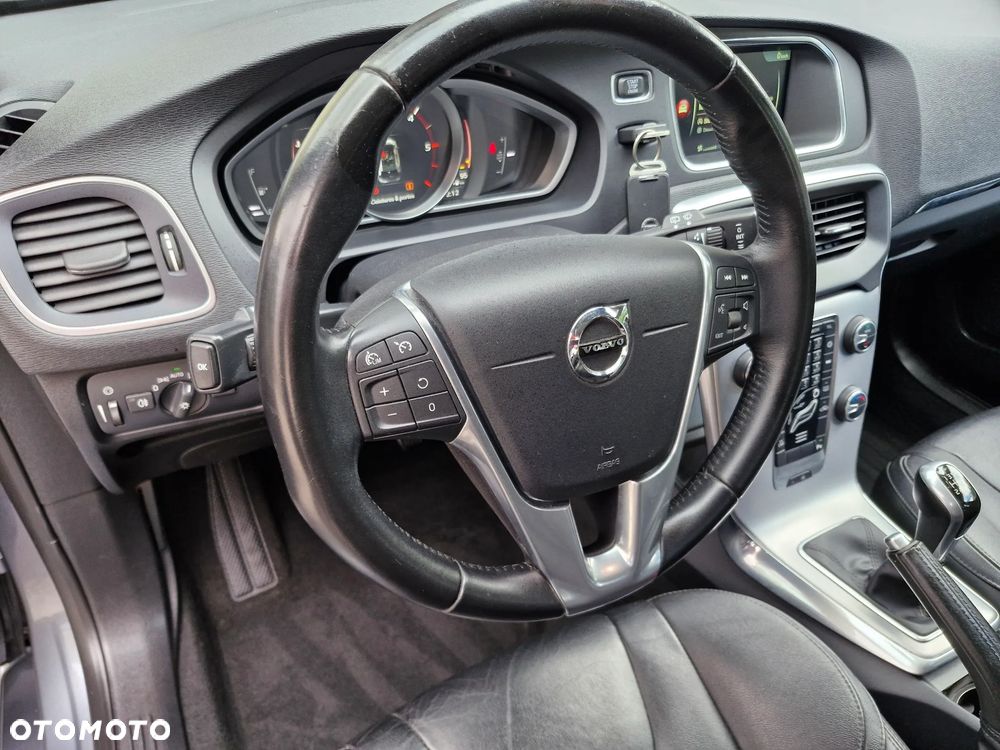 Volvo V40 D2 Inscription - 17