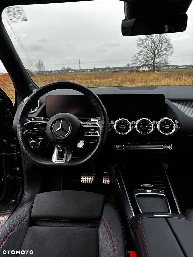 Mercedes-Benz GLA - 8