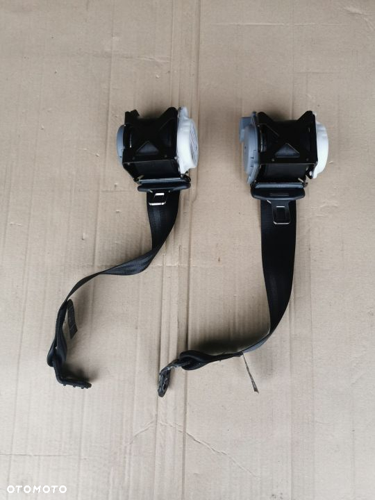 Pasy bezpieczeństwa Audi A1 tył 8X0857805D komplet