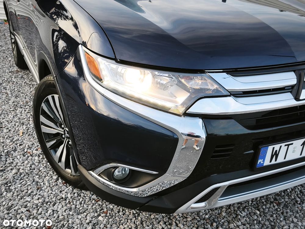 Mitsubishi Outlander - 11