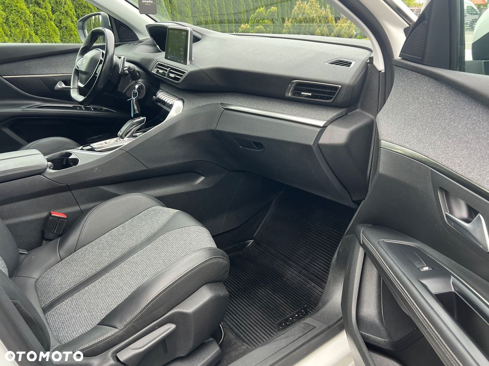 Peugeot 5008 1.5 BlueHDi Allure S&S EAT8 - 29