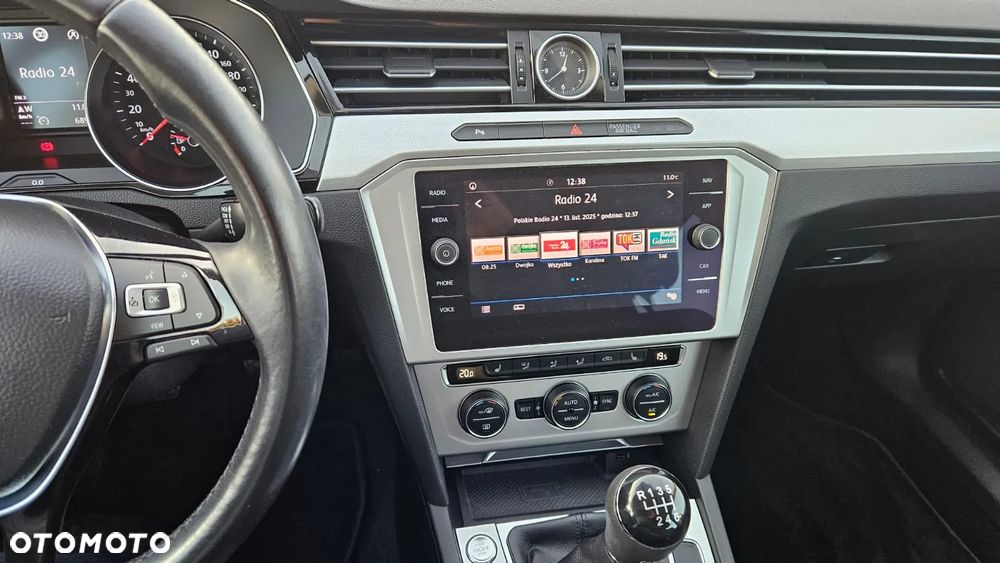 Volkswagen Passat Variant 2.0 TDI BMT Comfortline - 15