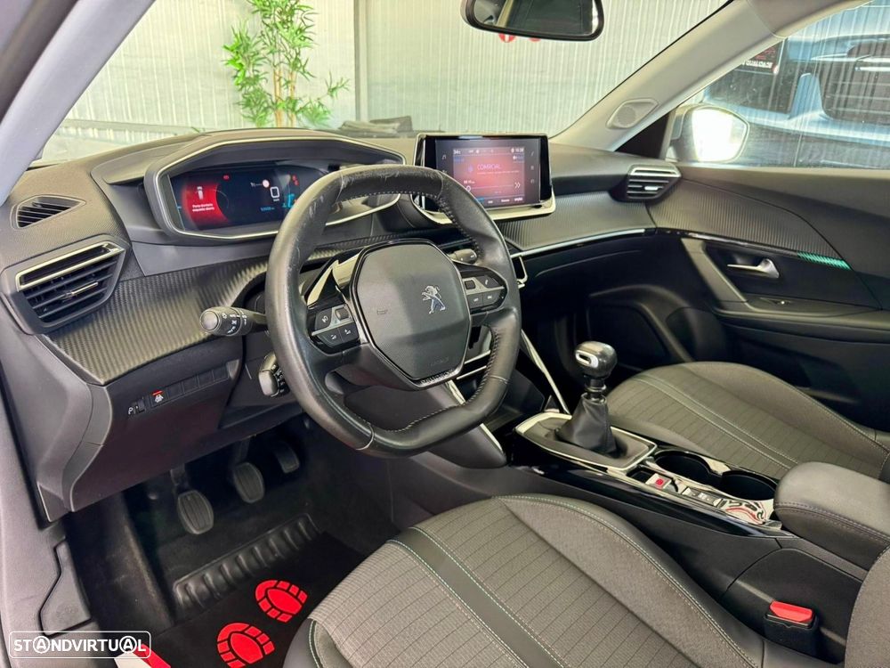 Peugeot 2008 1.2 PureTech Allure - 10