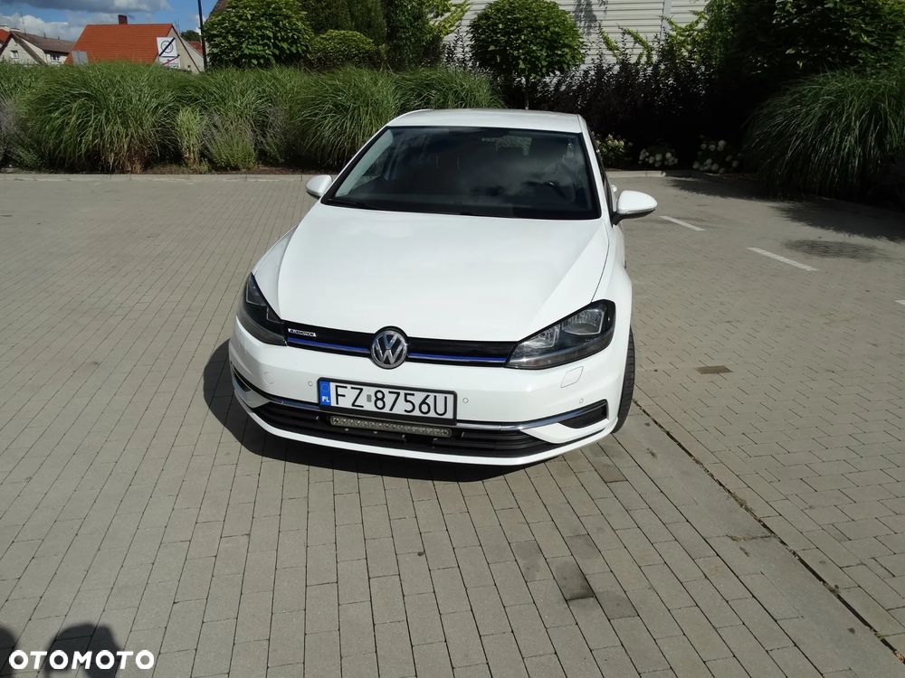 Volkswagen Golf 1.5 TSI BlueMotion ACT Comfortline - 4