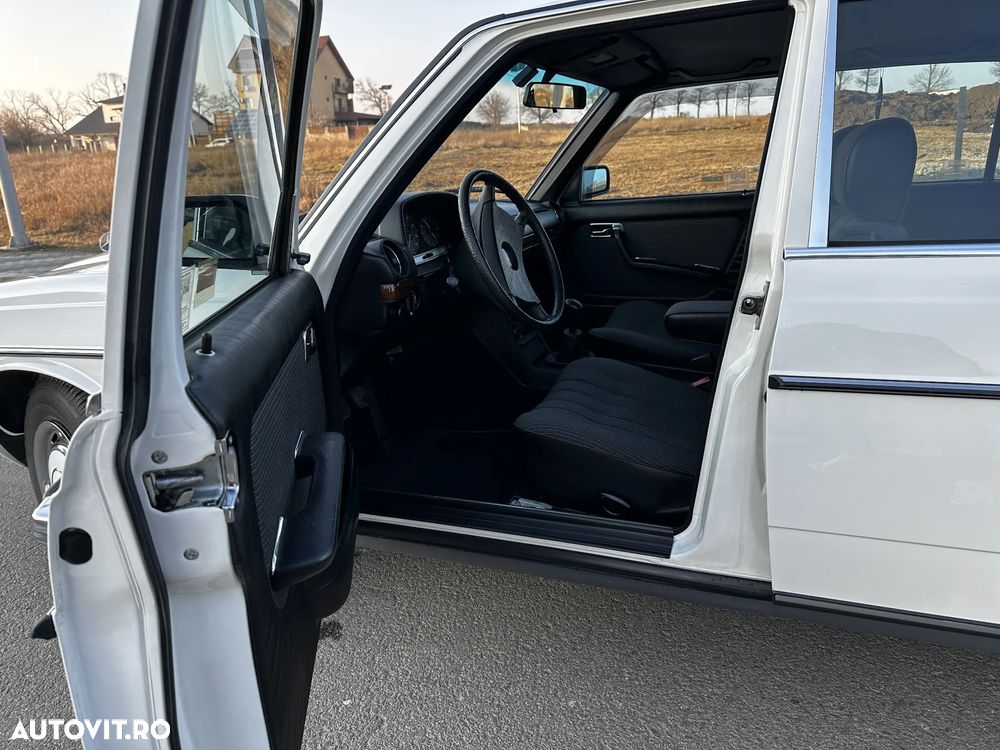 Mercedes-Benz W123 - 16