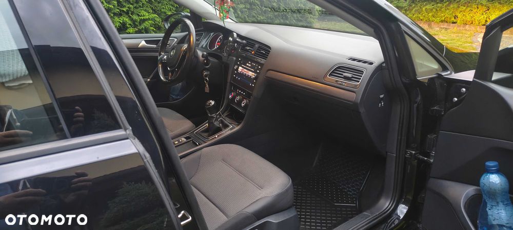 Volkswagen Golf - 6