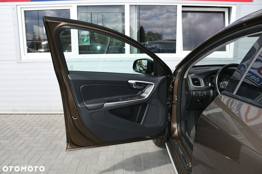 Volvo V60 Cross Country D3 Drive-E Summum - 35
