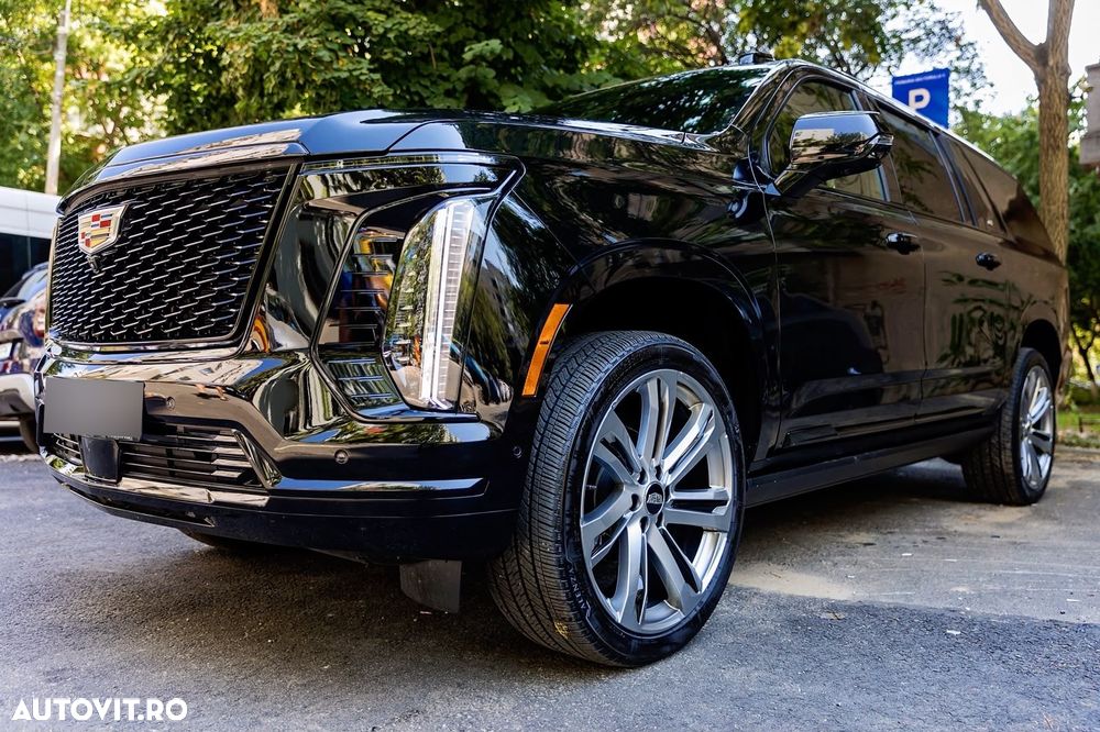 Cadillac Escalade - 3