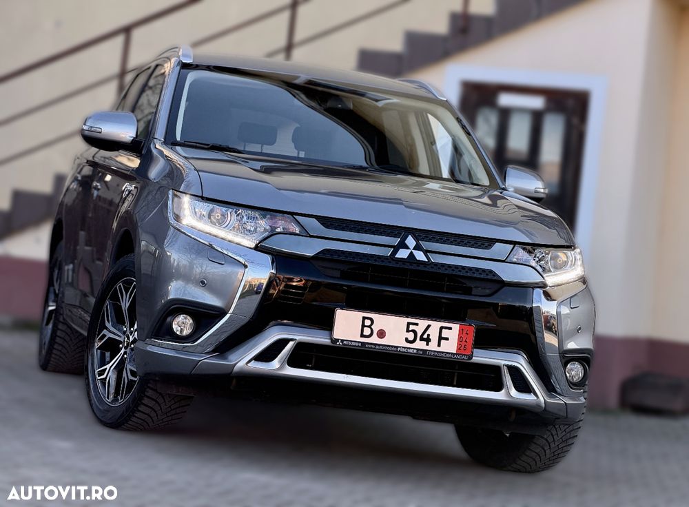 Mitsubishi Outlander - 38