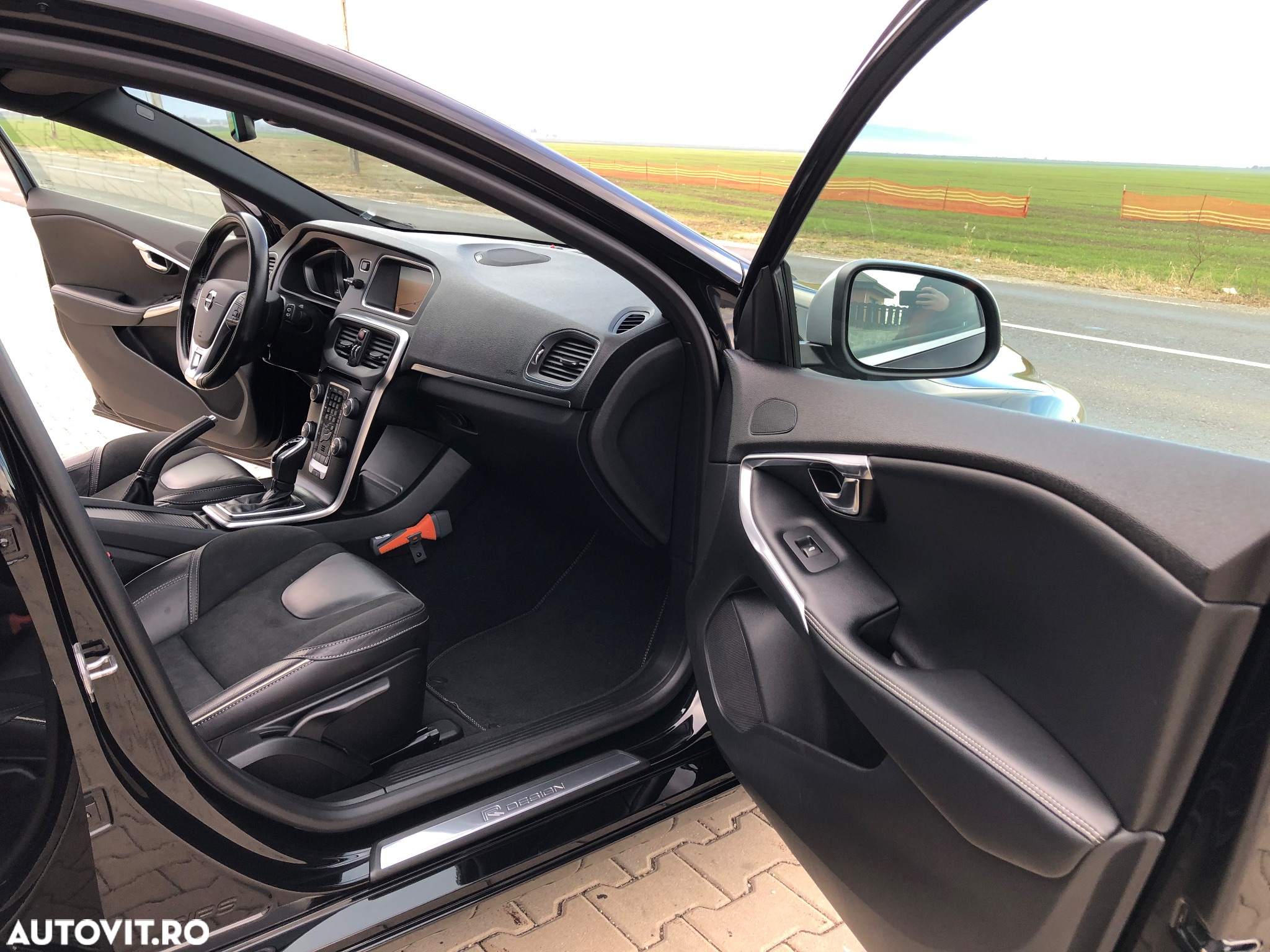 Volvo V40 D3 Geartronic RDesign - 14