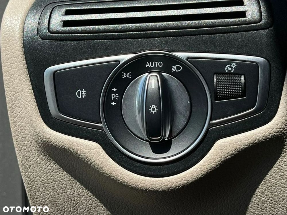 Mercedes-Benz GLC 300 d 4-Matic - 28