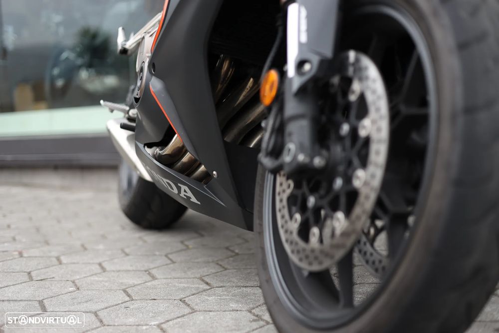Honda CBR 650R - 10