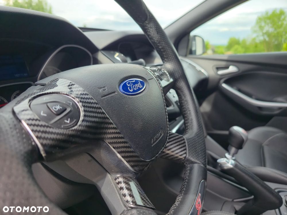 Ford Focus - 24