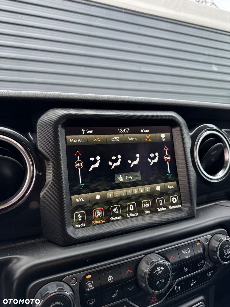 Jeep Wrangler - 27
