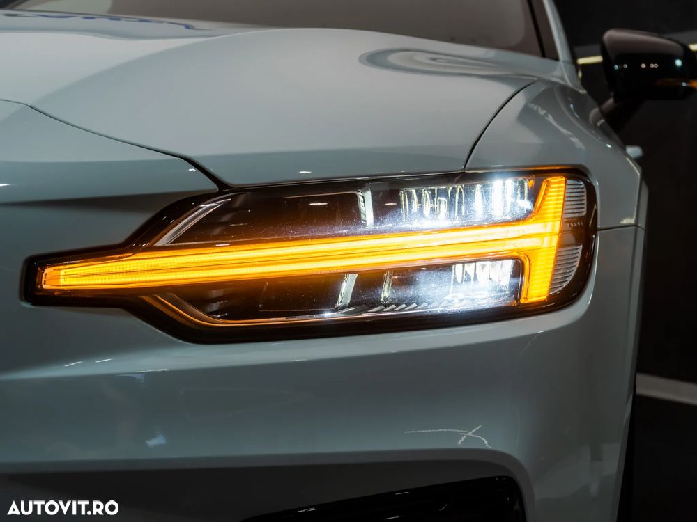 Volvo V60 T6 AWD Recharge Geartronic RDesign - 15