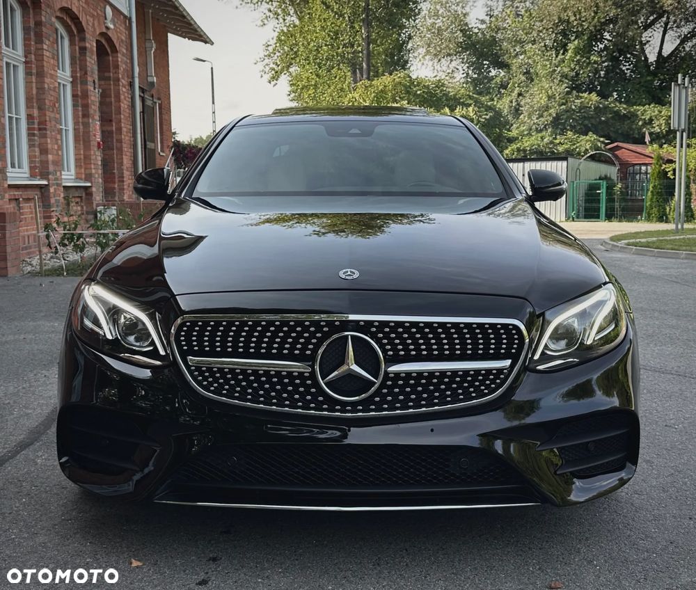 Mercedes-Benz Klasa E 300 9G-TRONIC AMG Line - 18