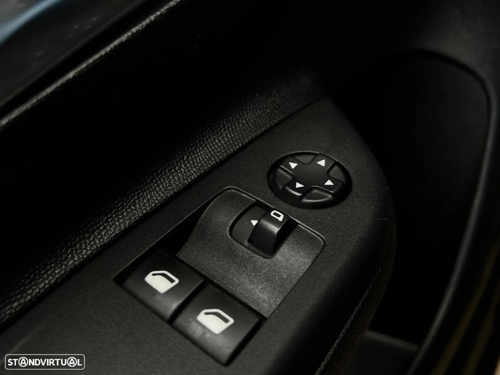 Opel Corsa 1.2 Business - 32