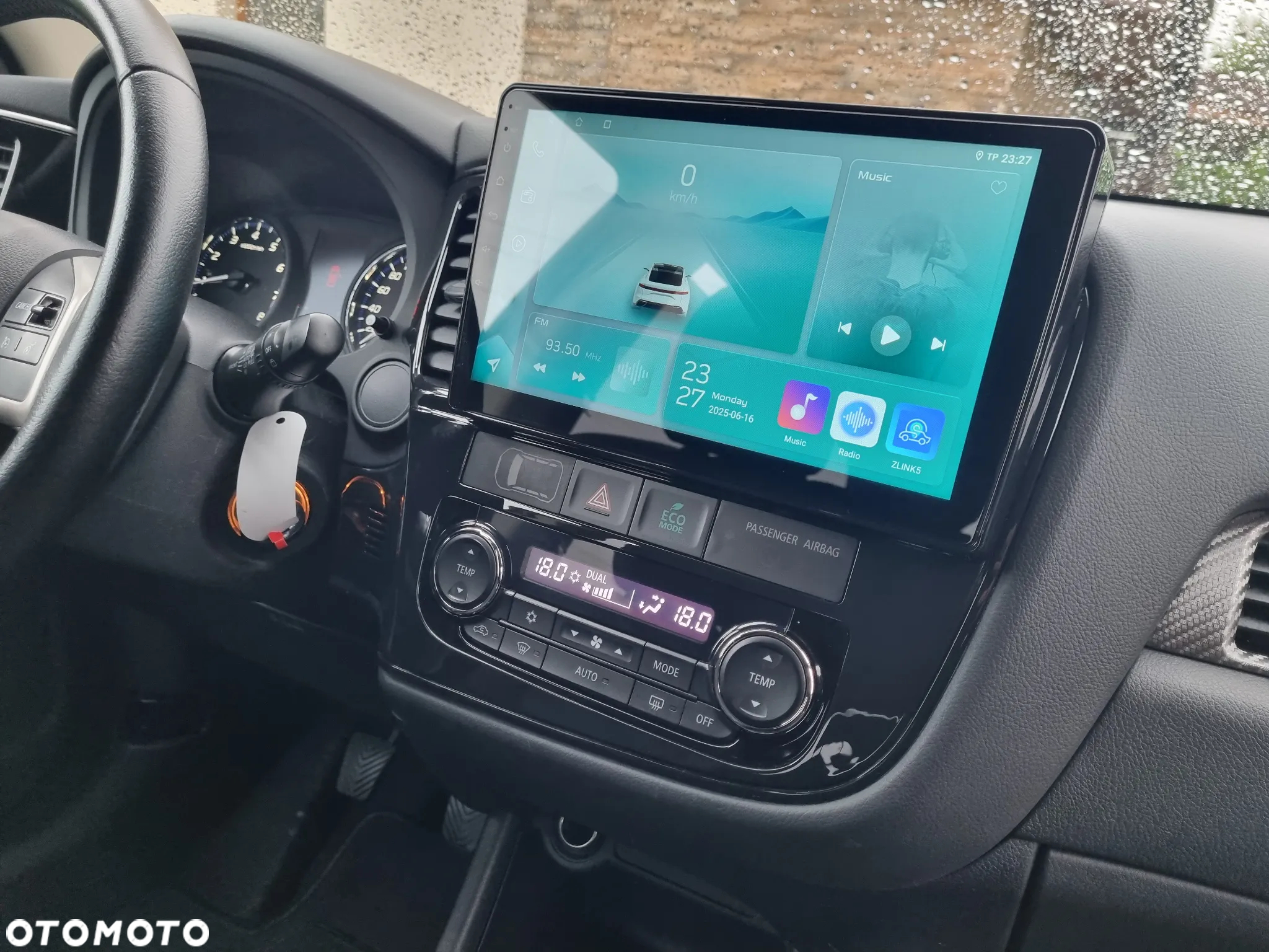 Mitsubishi Outlander - 24