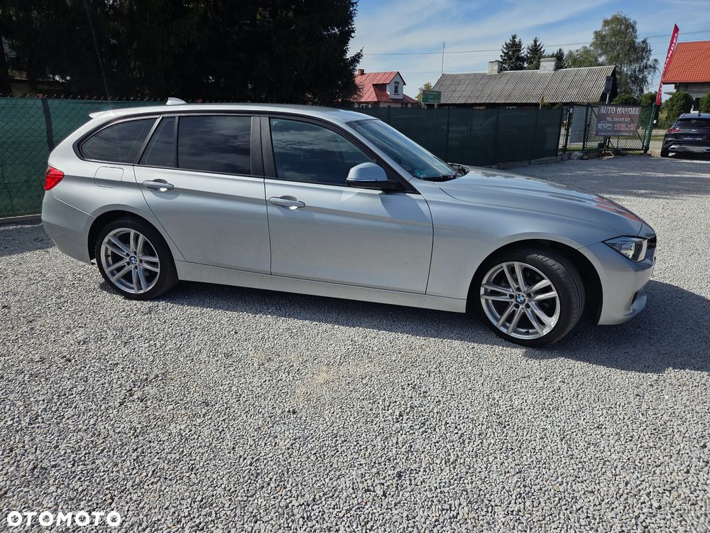 BMW Seria 3 318d xDrive M Sport Shadow - 17