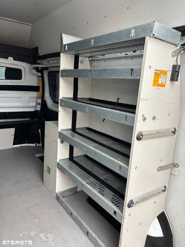 Renault Trafic - 25