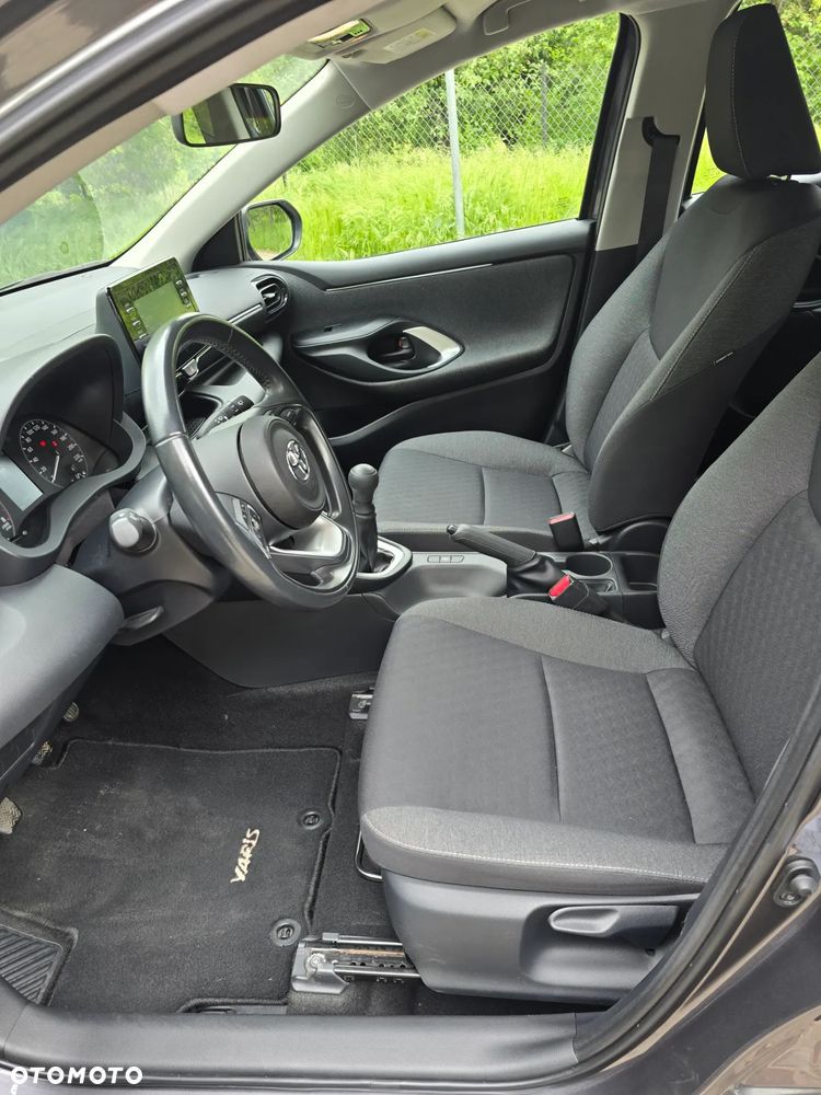 Toyota Yaris 1.0 Premium - 23