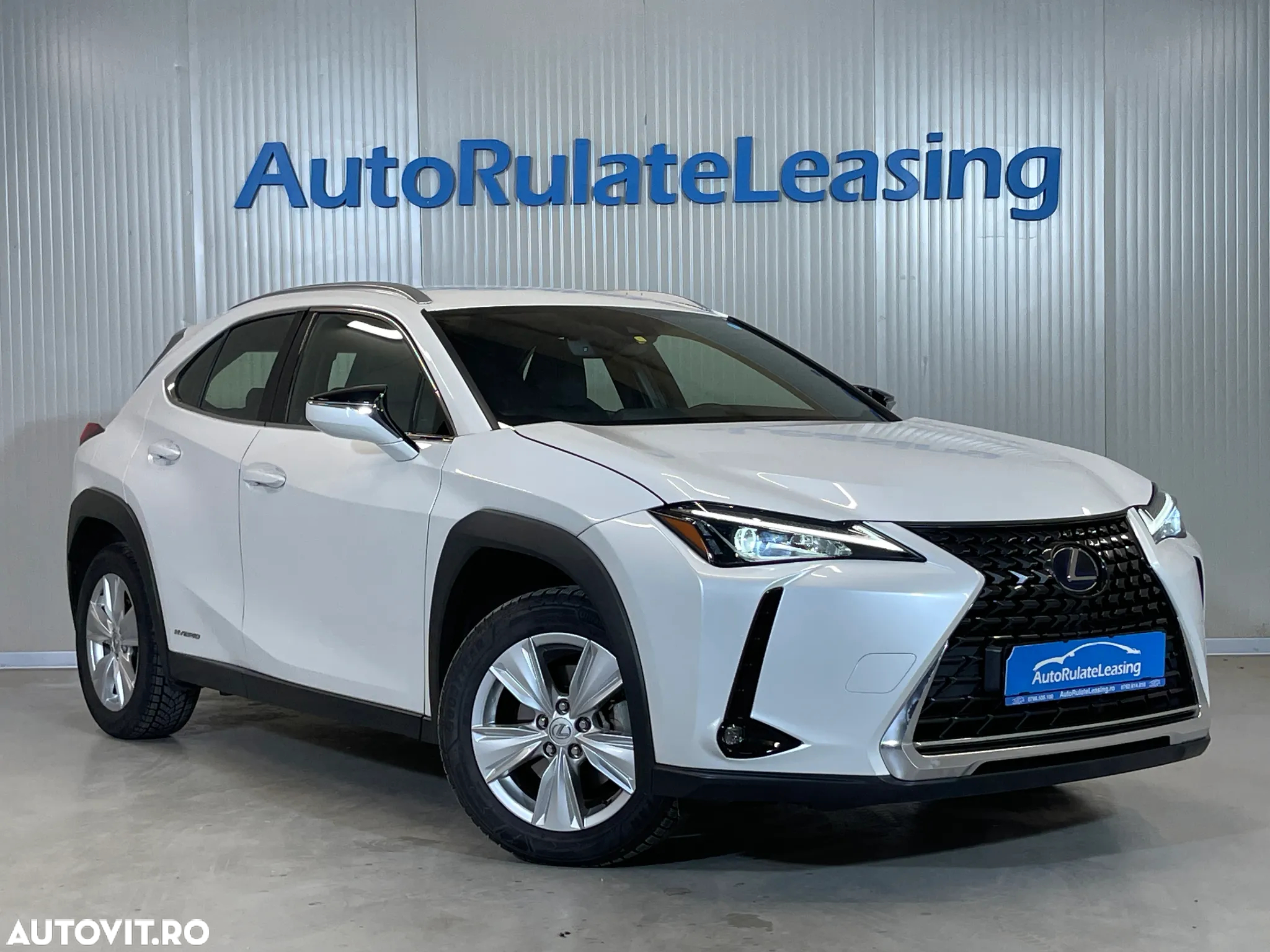 Lexus UX 250h Business Edition - 2