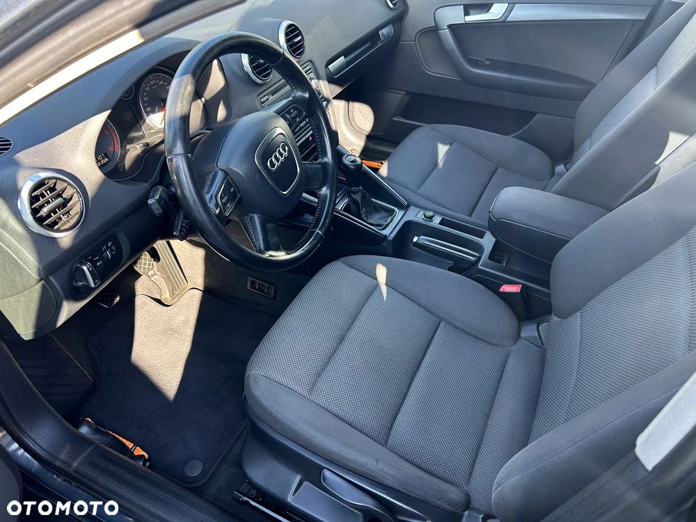 Audi A3 Sportback 1.6 TDI Ambiente - 6