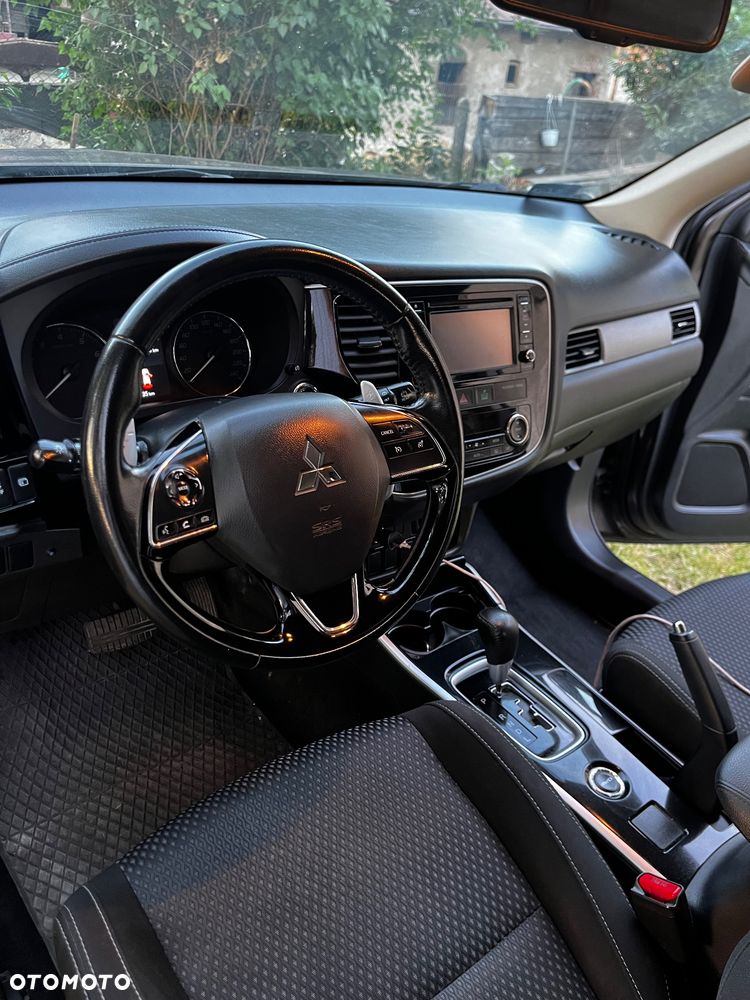 Mitsubishi Outlander 2.0 Intense + 4WD CVT - 6