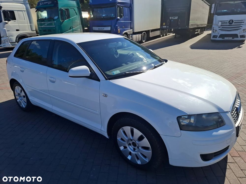 Audi A3 Sportback 2.0 TDI Ambiente - 5